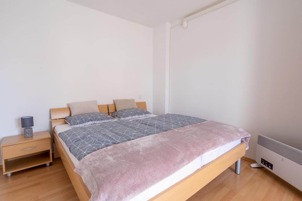 Charmante Wohnung Fusslaeufig Zum Meer In Funtana Kültér fotó