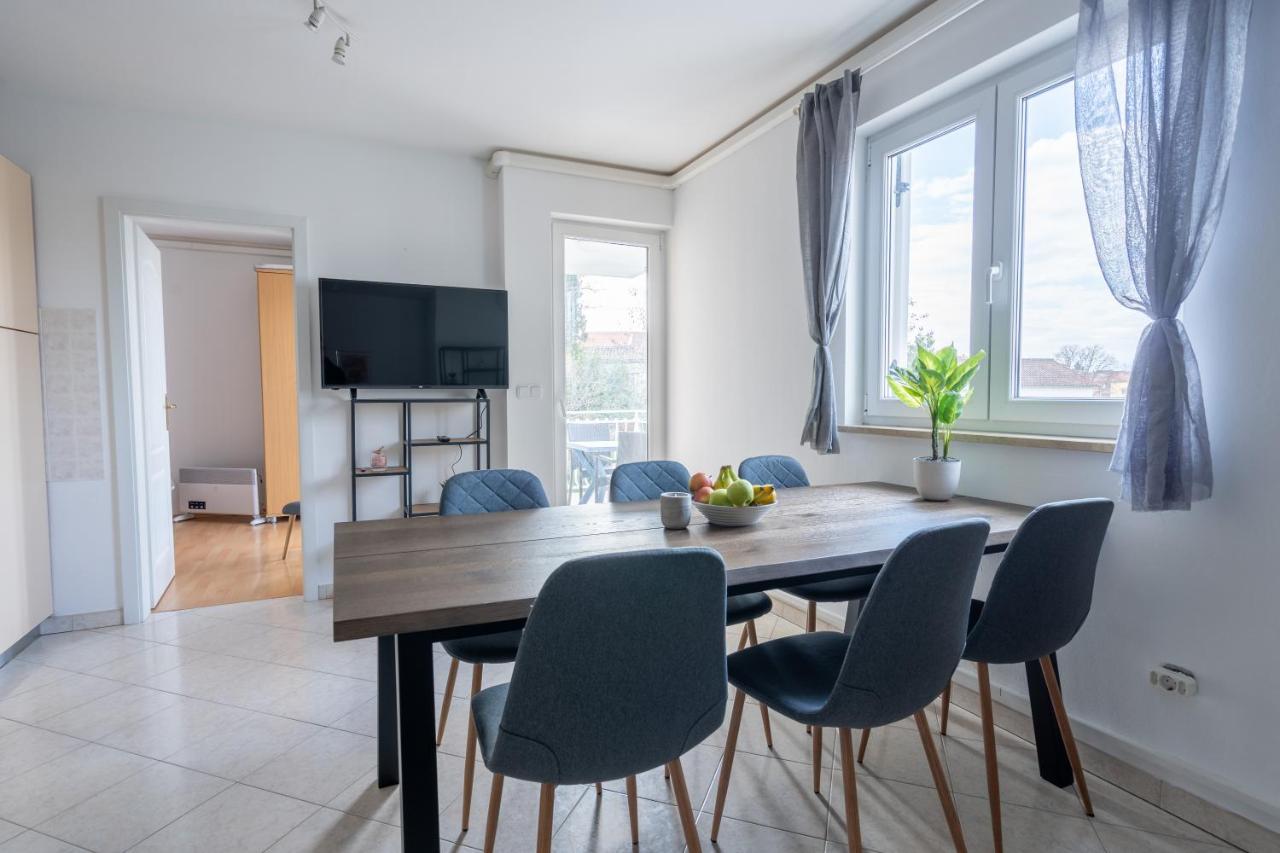 Charmante Wohnung Fusslaeufig Zum Meer In Funtana Kültér fotó